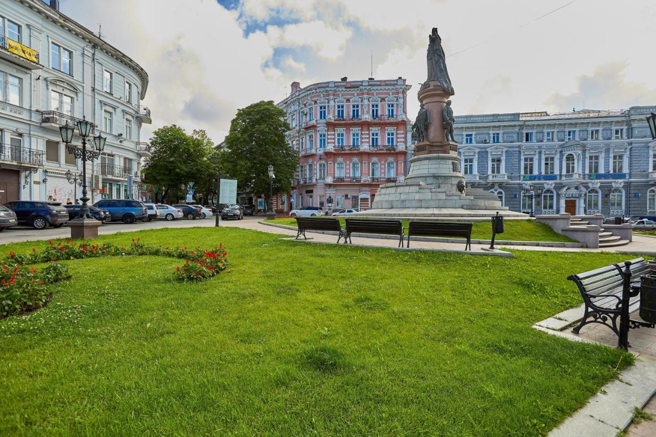 Apartments Odesa Exterior photo