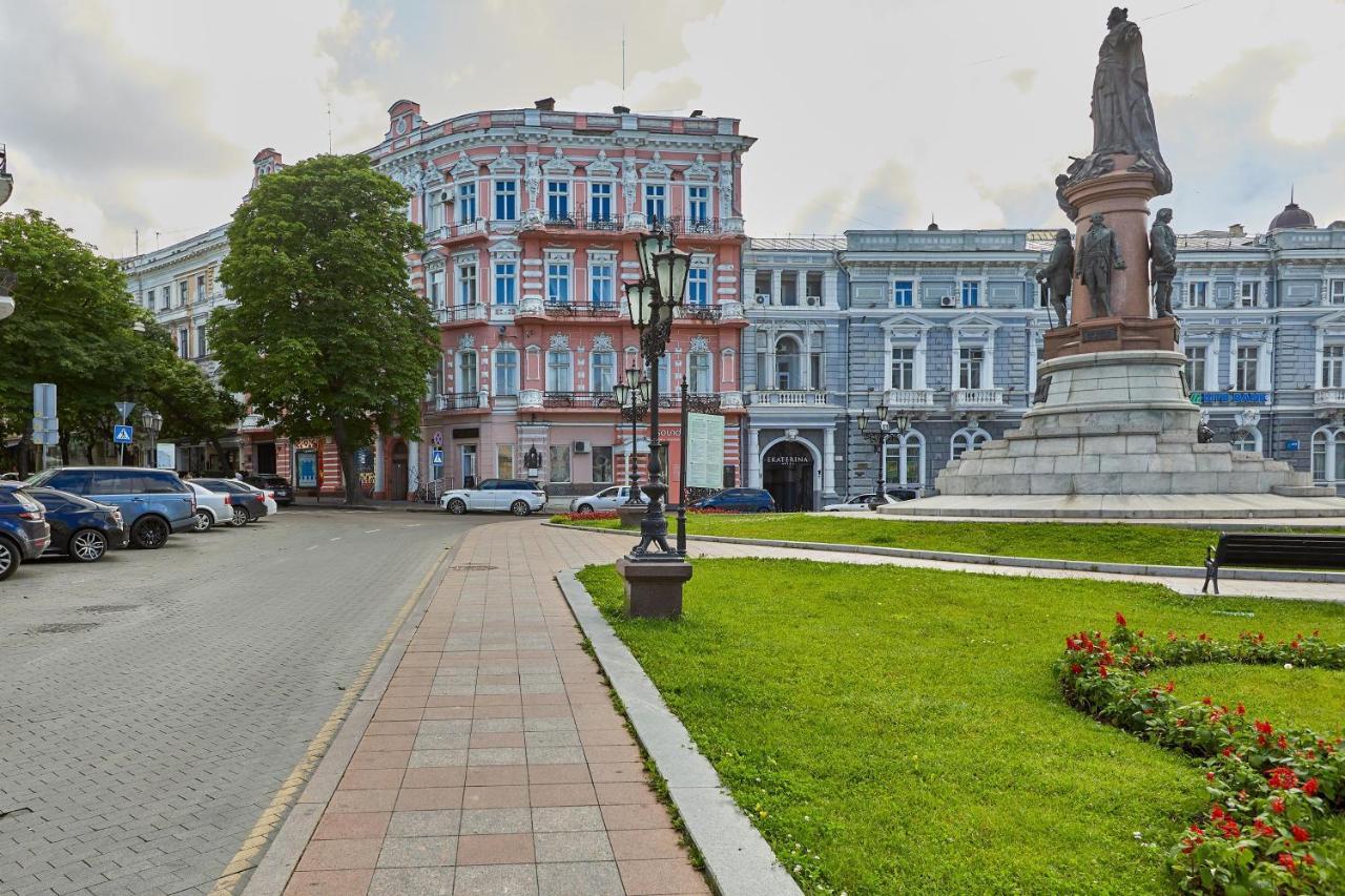 Apartments Odesa Exterior photo