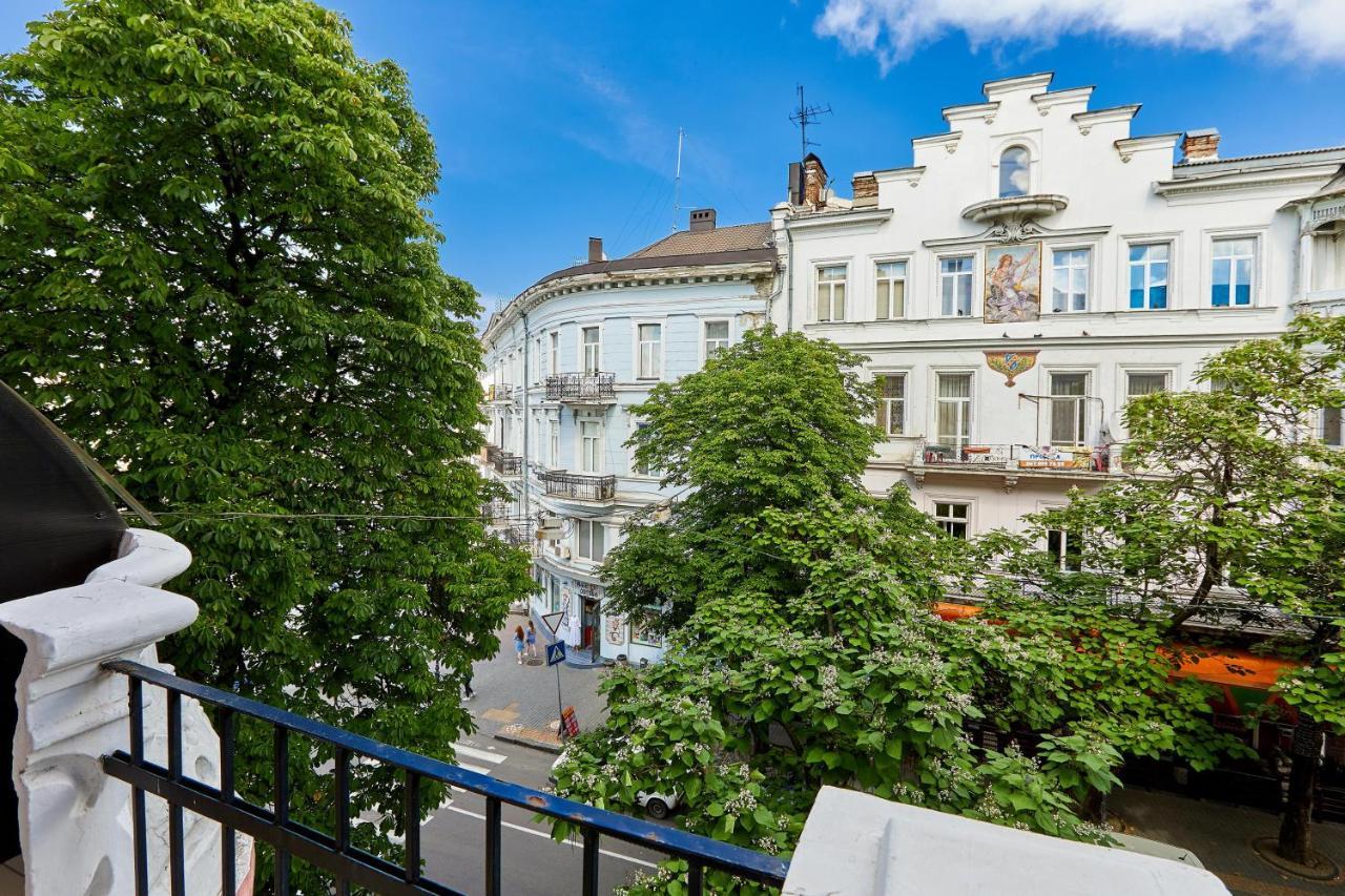 Apartments Odesa Exterior photo