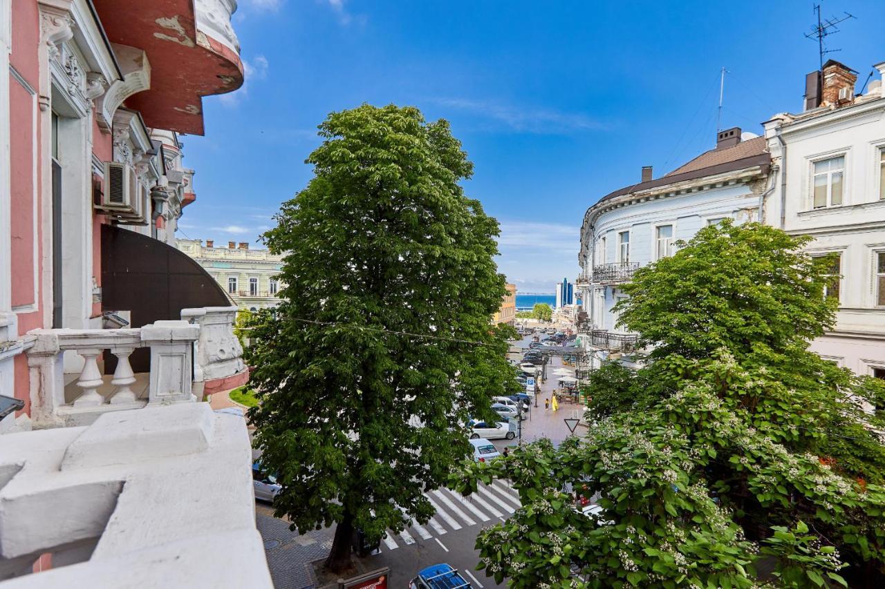 Apartments Odesa Exterior photo